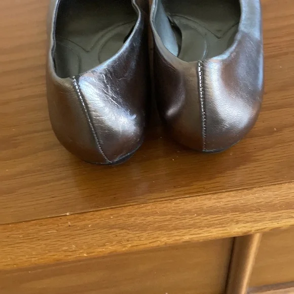 Women’s Naturalizer 8M Misty leather upper flats; preowned; great condition - Picture 7 of 8